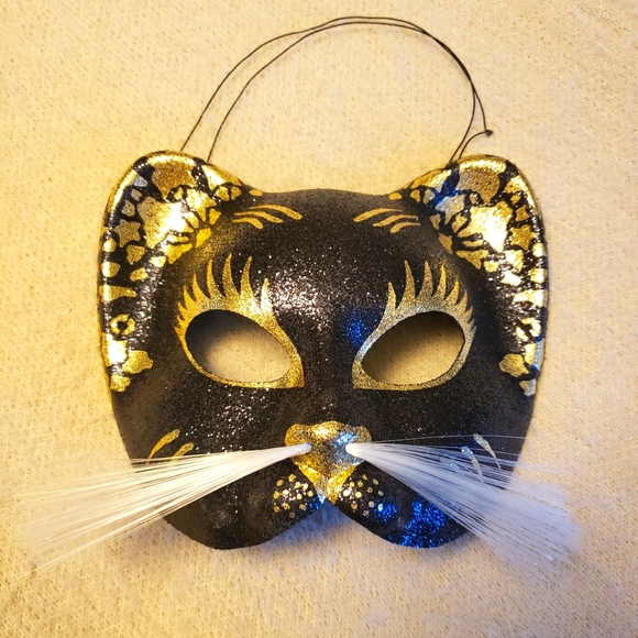 Gattoni Gold Mask - Picture 1 of 3